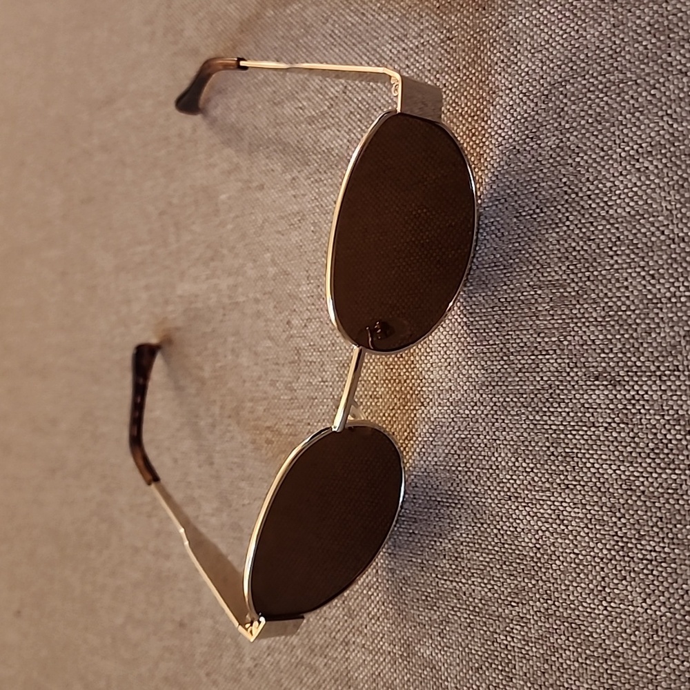 Designer Inspired. Gold & Amber sunglasses.